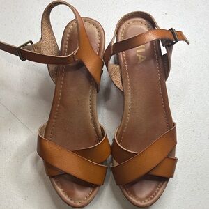 MIA Tan Cross-Strap Sandals Size 7.5